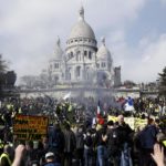 23 marzo 2019, i gilet gialli davanti alla basilica del Sacro Cuore 23 marzo 2019, i gilet gialli davanti alla basilica del Sacro Cuore