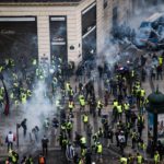 I gilet gialli protestano lungo gli Champs-Élysées l'8 dicembre 2018 I gilet gialli protestano lungo gli Champs-Élysées l'8 dicembre 2018