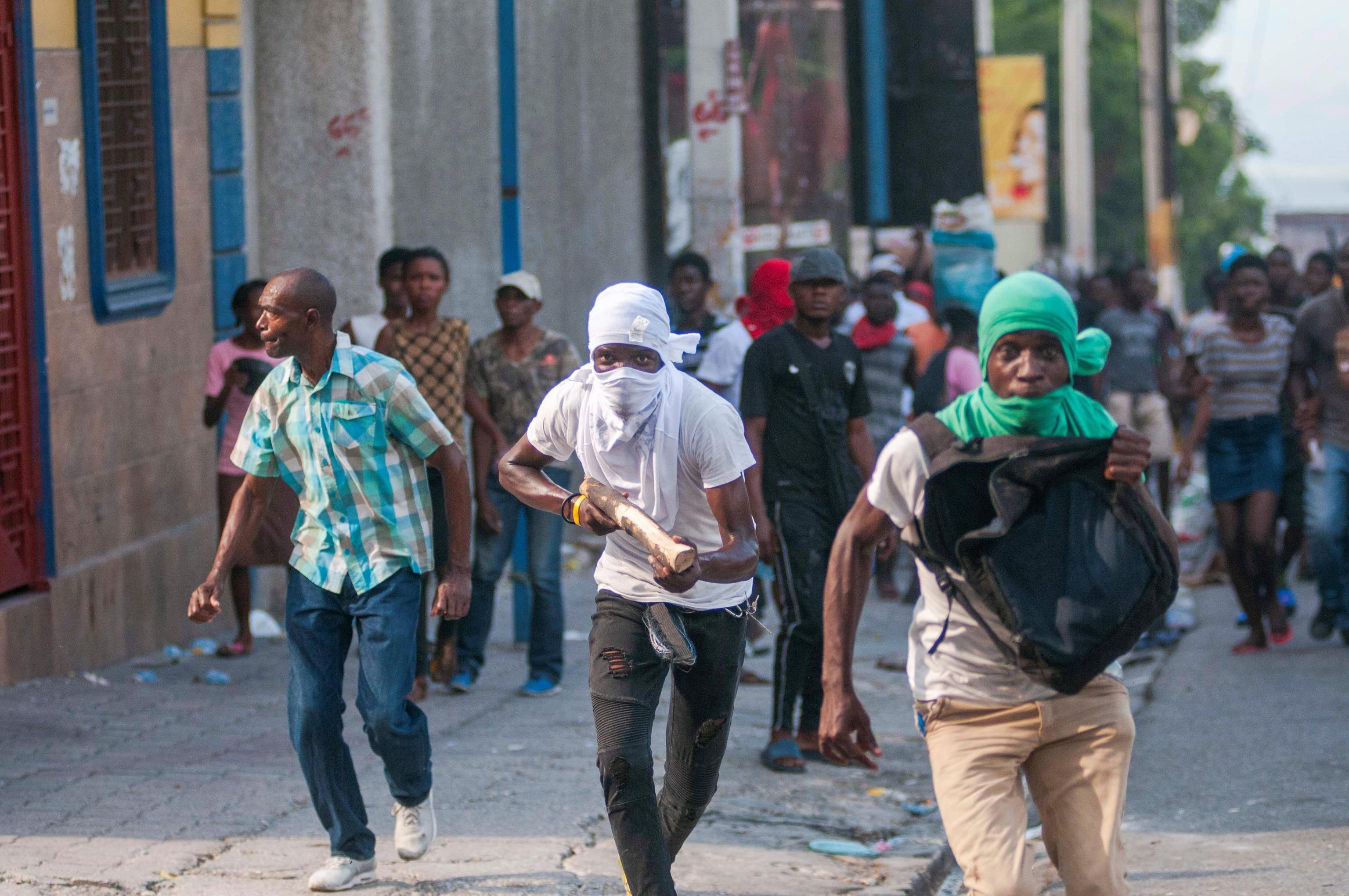 Manifestanti in azione ad Haiti chiedono le dimissioni del Presidente Jovenel Moise