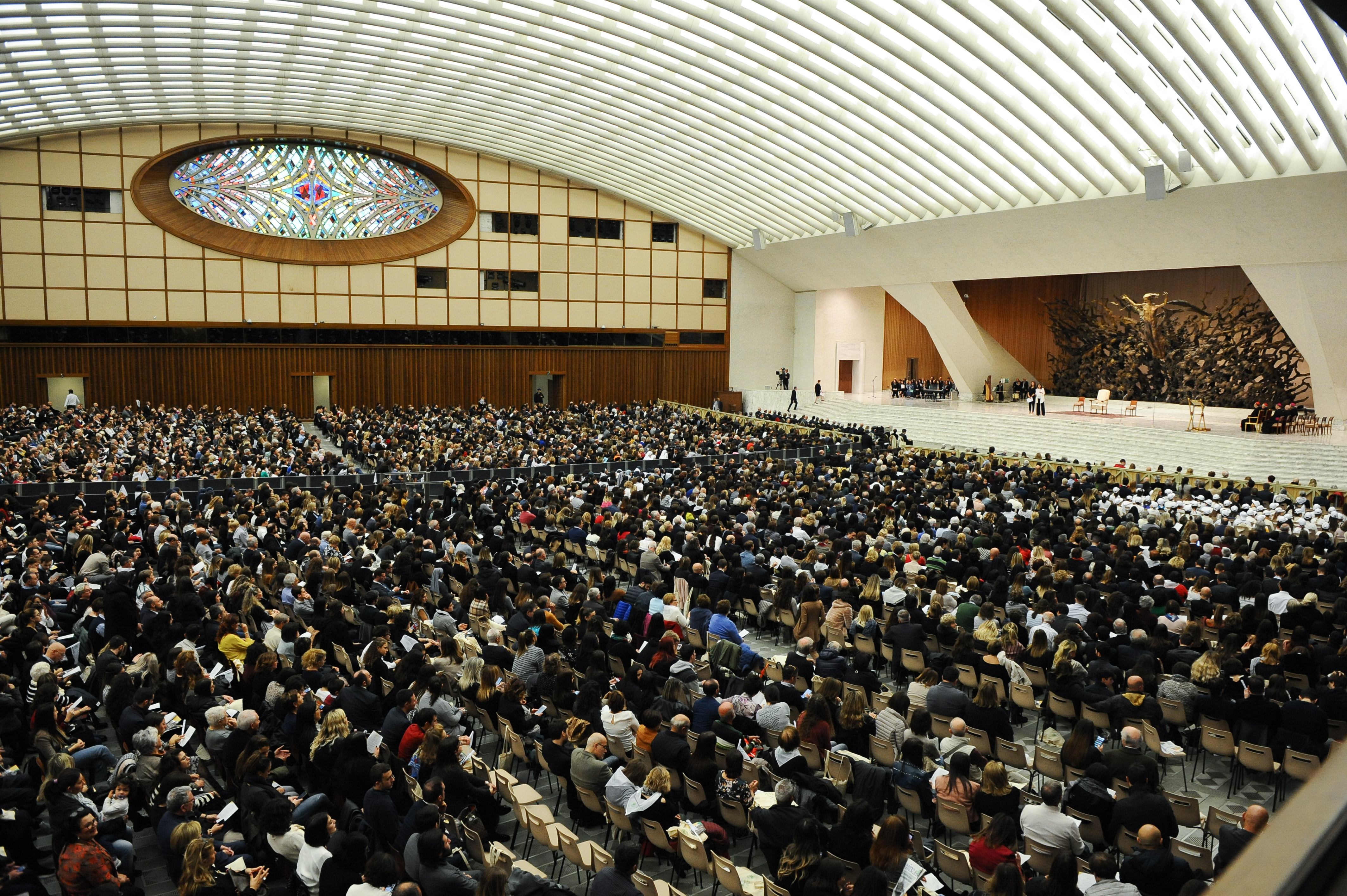 L'Aula Paolo VI gremita da docenti, personale e studenti