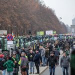 Si protesta contro una serie di misure adottate contro la comunità agricola