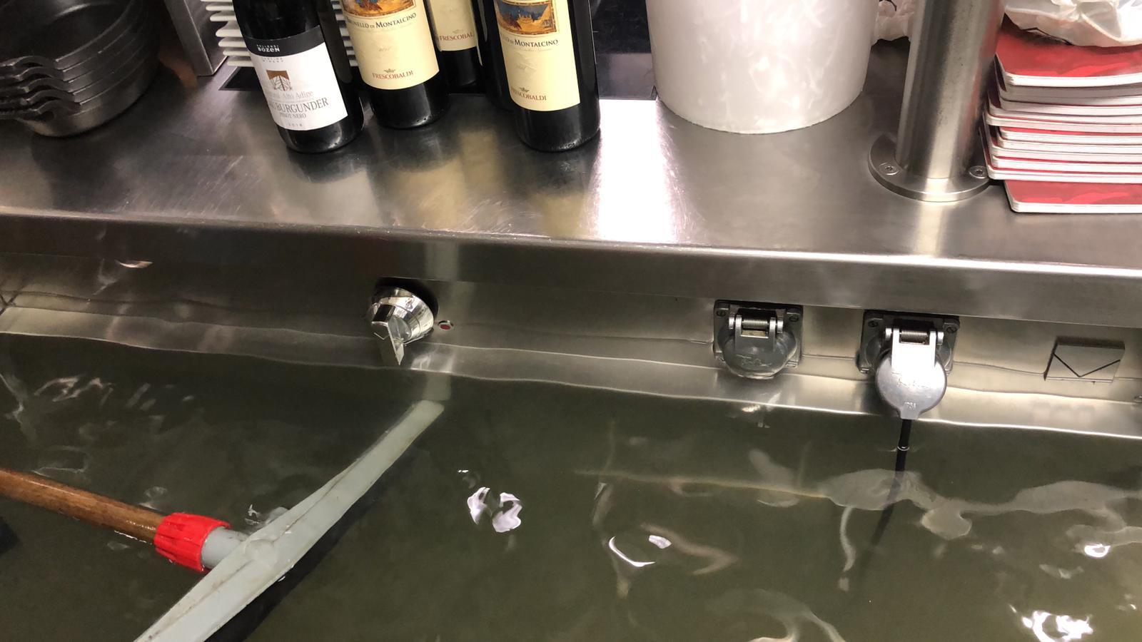 I danni al Caffè Quadri