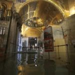 L'ingresso allagato della basilica di San Marco