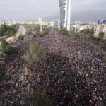 La manifestazione ha riempito la piazza di Santiago