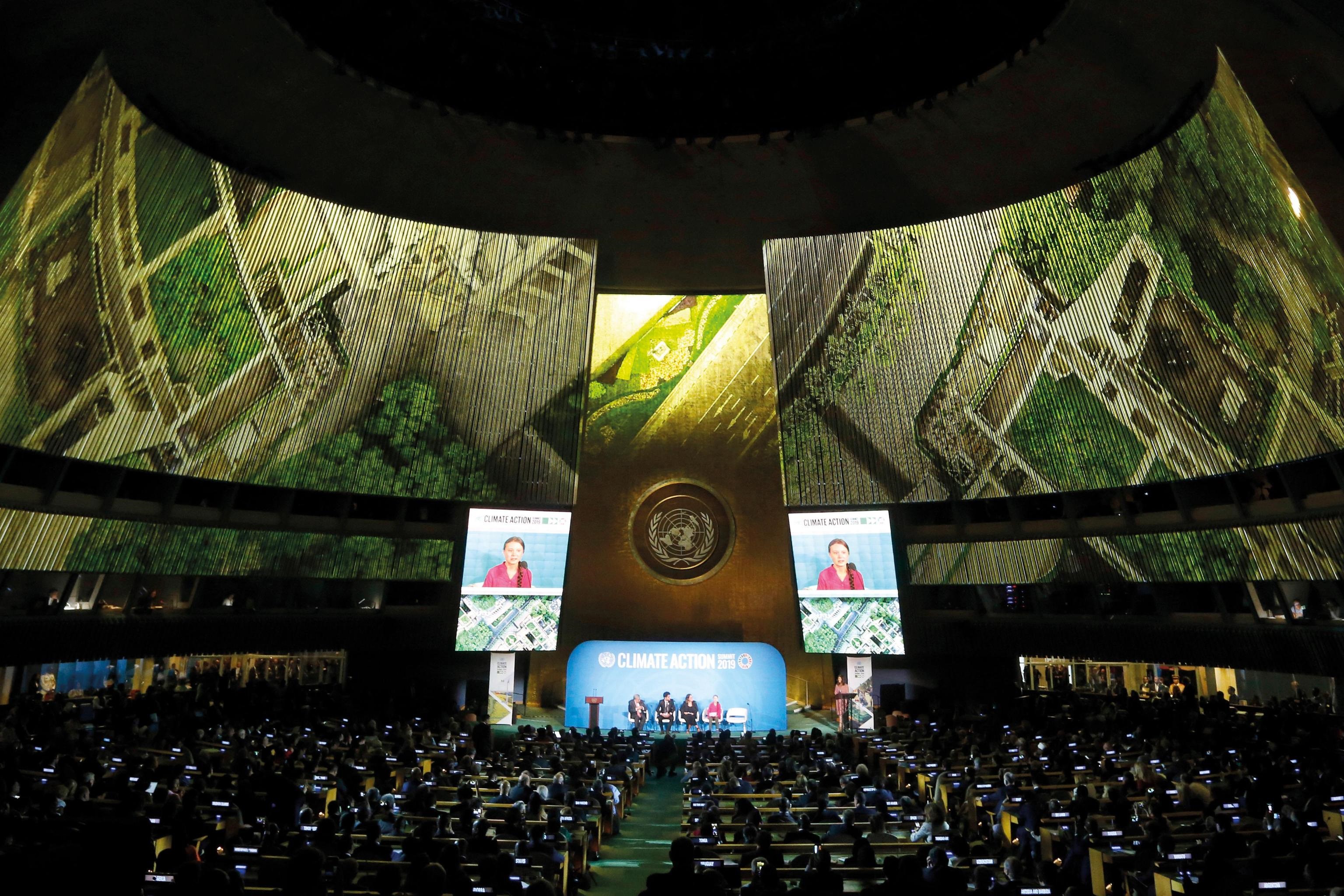 Greta Thunberg, 23 settembre: l'attivista svedese parla al summit sul clima dell'Onu. Gli attacchi diretti ai leader del mondo non vengono accolti con favore, in particolare dal presidente americano Donald Trump Greta Thunberg, 23 settembre: l'attivista svedese parla al summit sul clima dell'Onu. Gli attacchi diretti ai leader del mondo non vengono accolti con favore, in particolare dal presidente americano Donald Trump