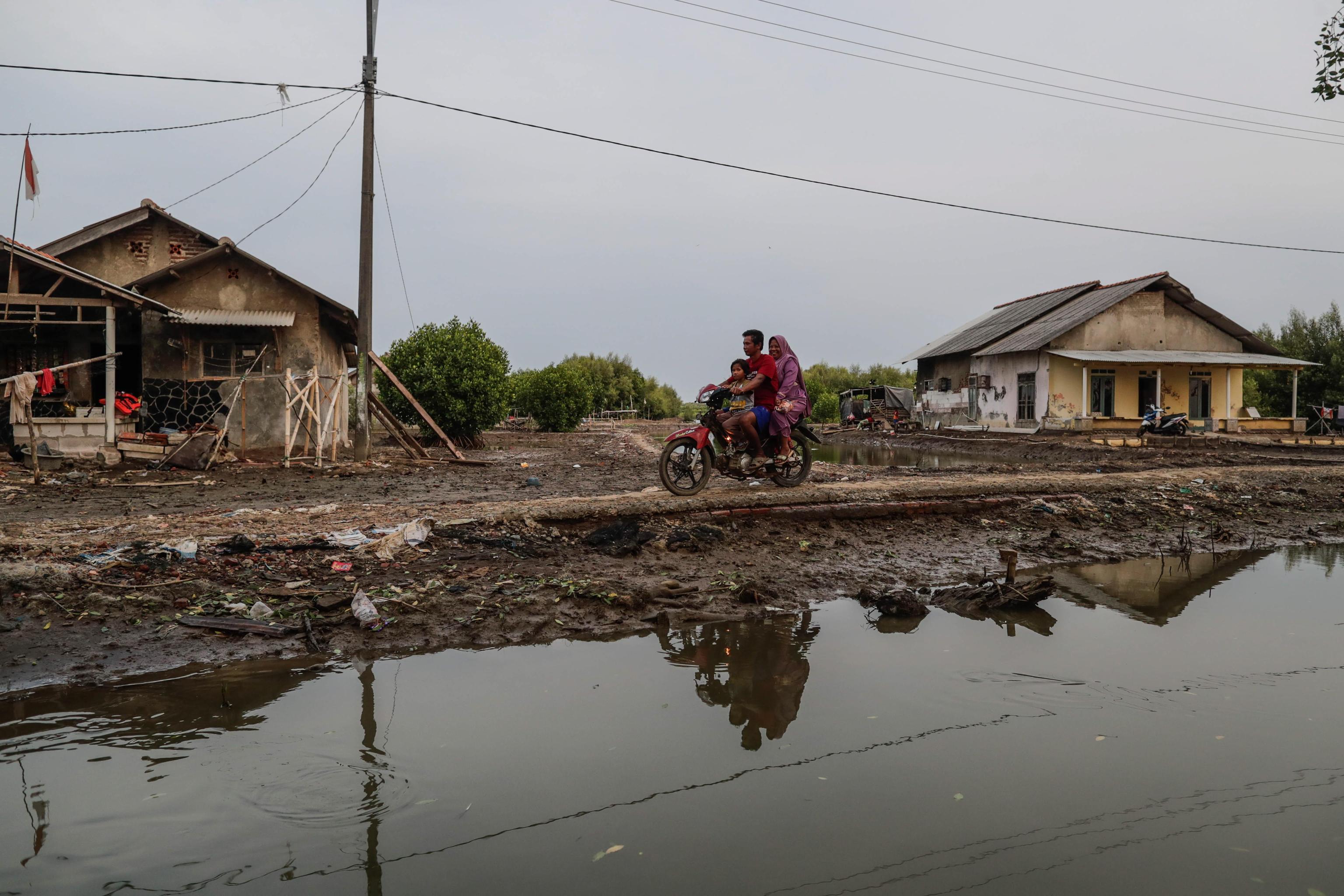 Circa cento famiglie di Pantai Bahagia sono costrette a trasferirsi altrove
