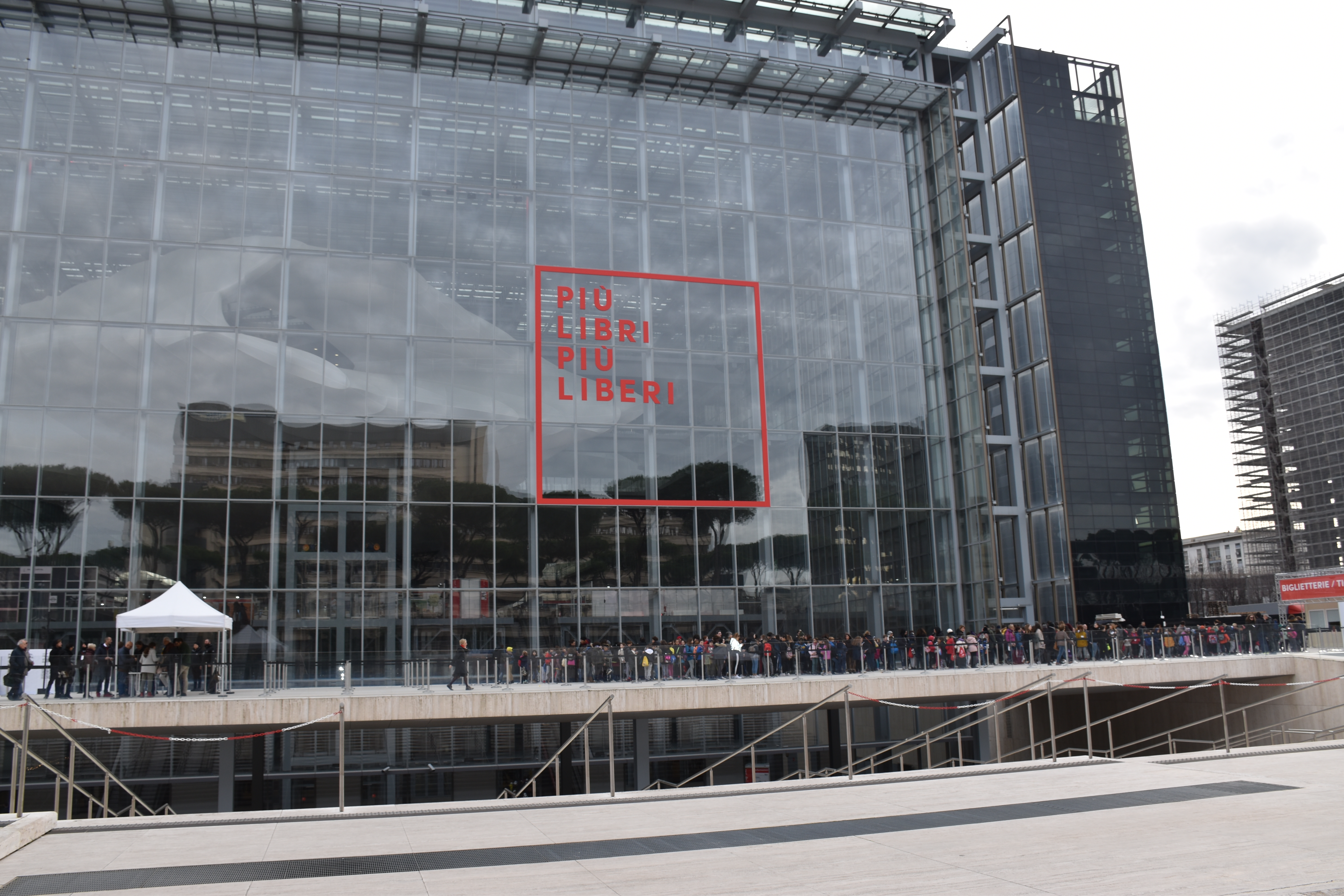 L'ingresso della Nuvola durante Più Libri Più Liberi - Roma, 5 dicembre 2019