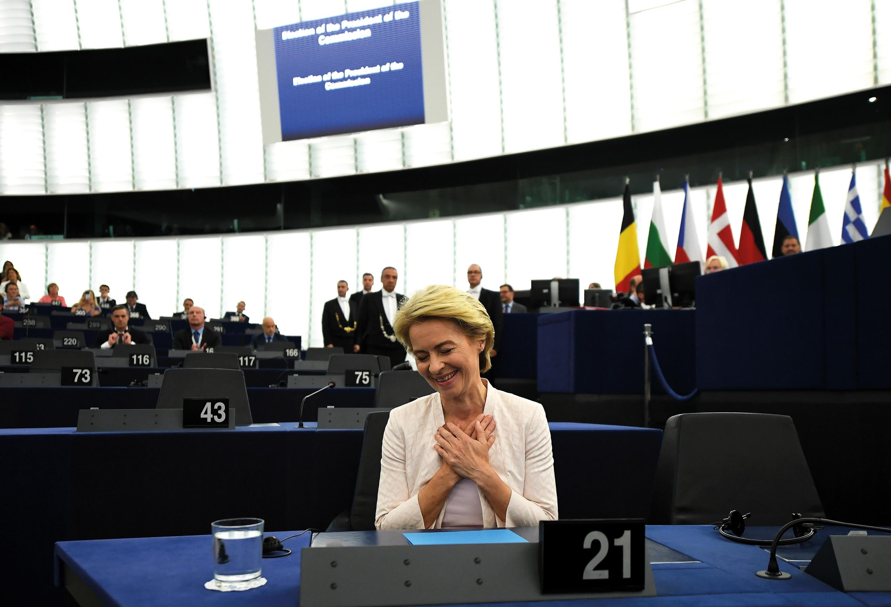 Ursula Von Der Leyen, 16 luglio: l'ex ministro della difesa tedesco viene nominato presidente della Commissione Europea a Strasburgo Ursula Von Der Leyen, 16 luglio: l'ex ministro della difesa tedesco viene nominato presidente della Commissione Europea a Strasburgo