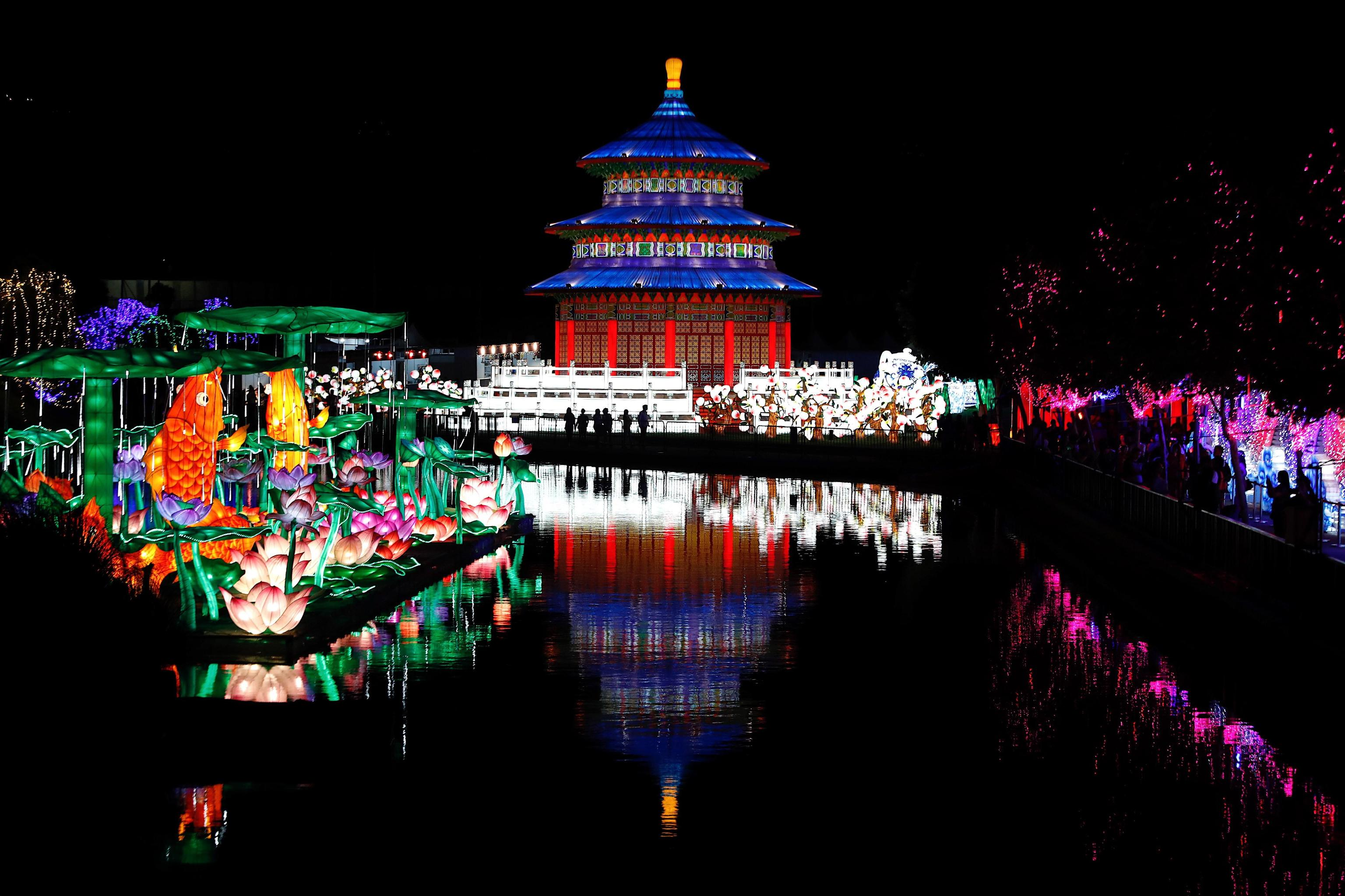 Il più grande evento sulla cultura cinese mai realizzato, si ispira al Festival di Zigong, città nella provincia del Sichuan, conosciuto in tutto il mondo.