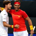 Rafael Nadal e Pablo Carreno si congratulano dopo l'ultima vittoria della Spagna
