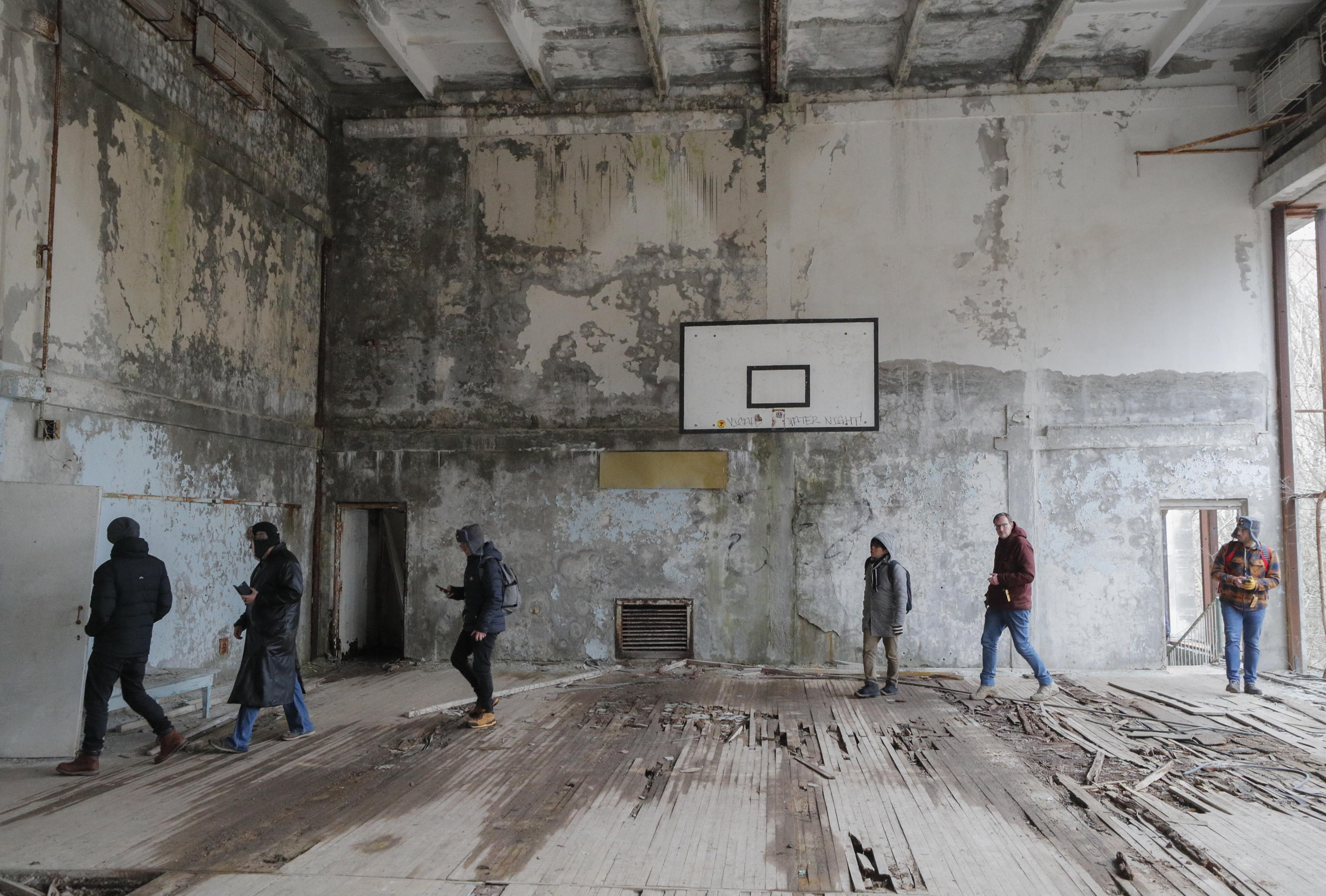 Una palestra abbandonata nella città di Prypyat, a poche centinaia di metri da Chernobyl Una palestra abbandonata nella città di Prypyat, a poche centinaia di metri da Chernobyl