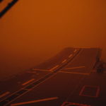 La visuale di un elicottero a Eden, nel Sud-Est dell'Australia, completamente tinta di rosso