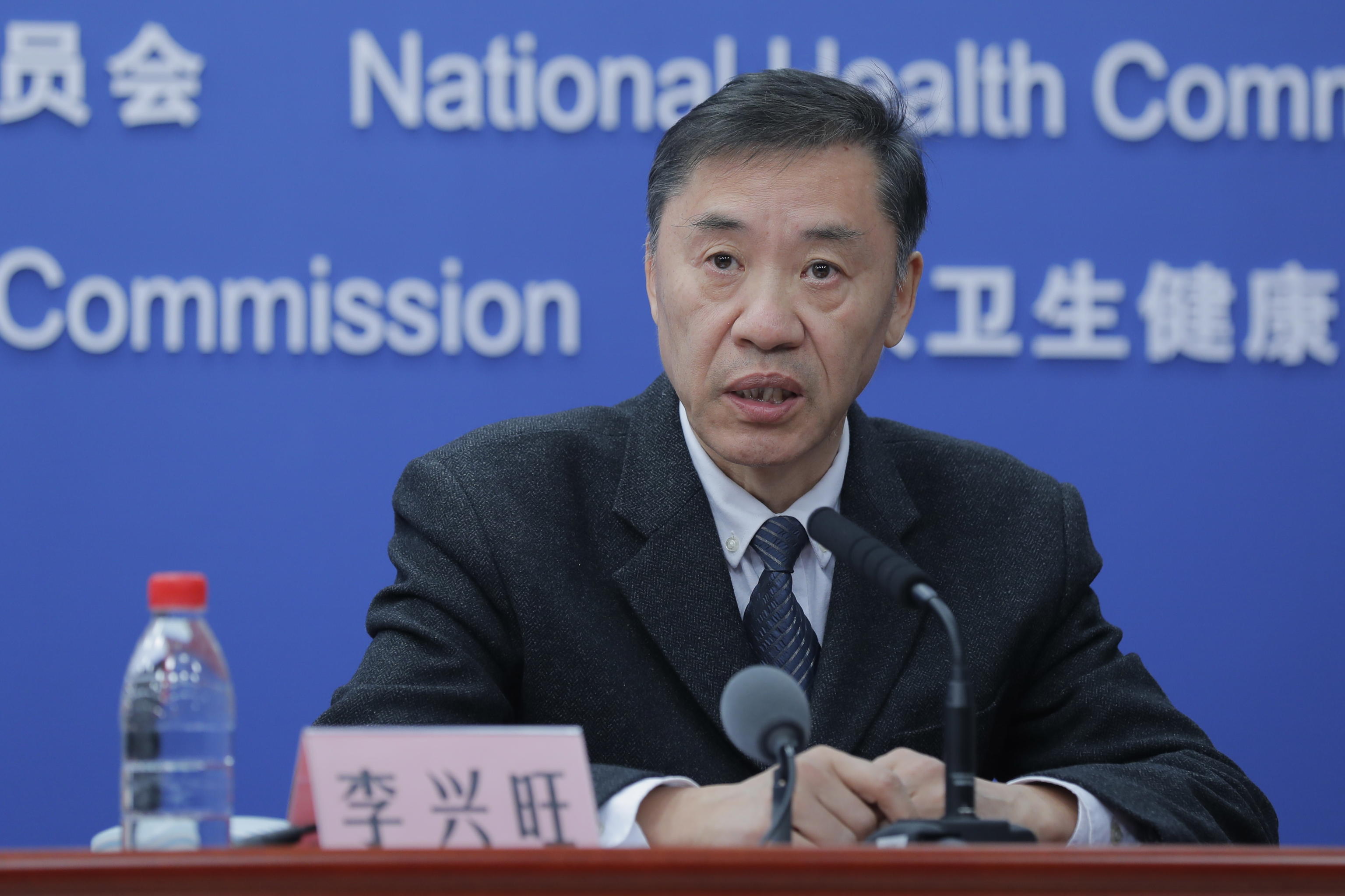 Li Xingwang, membro del National Medical Expert Group, esperto di malattie infettive dell'Ospedale Ditan durante la conferenza stampa sul Coronoavirus a Pechino