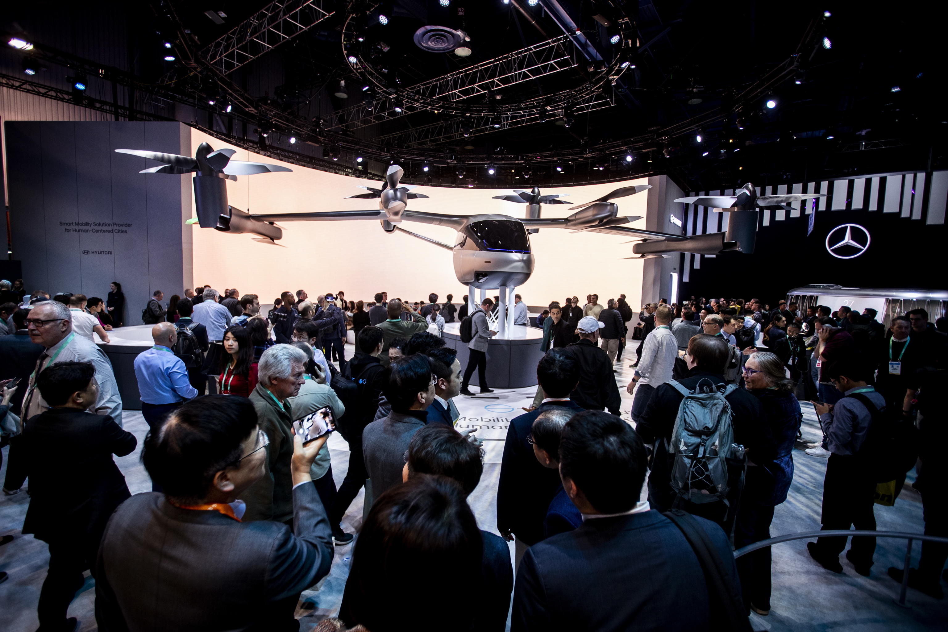 Uber e Hyundai hanno presentato un'idea rivoluzionaria: dei taxi aerei