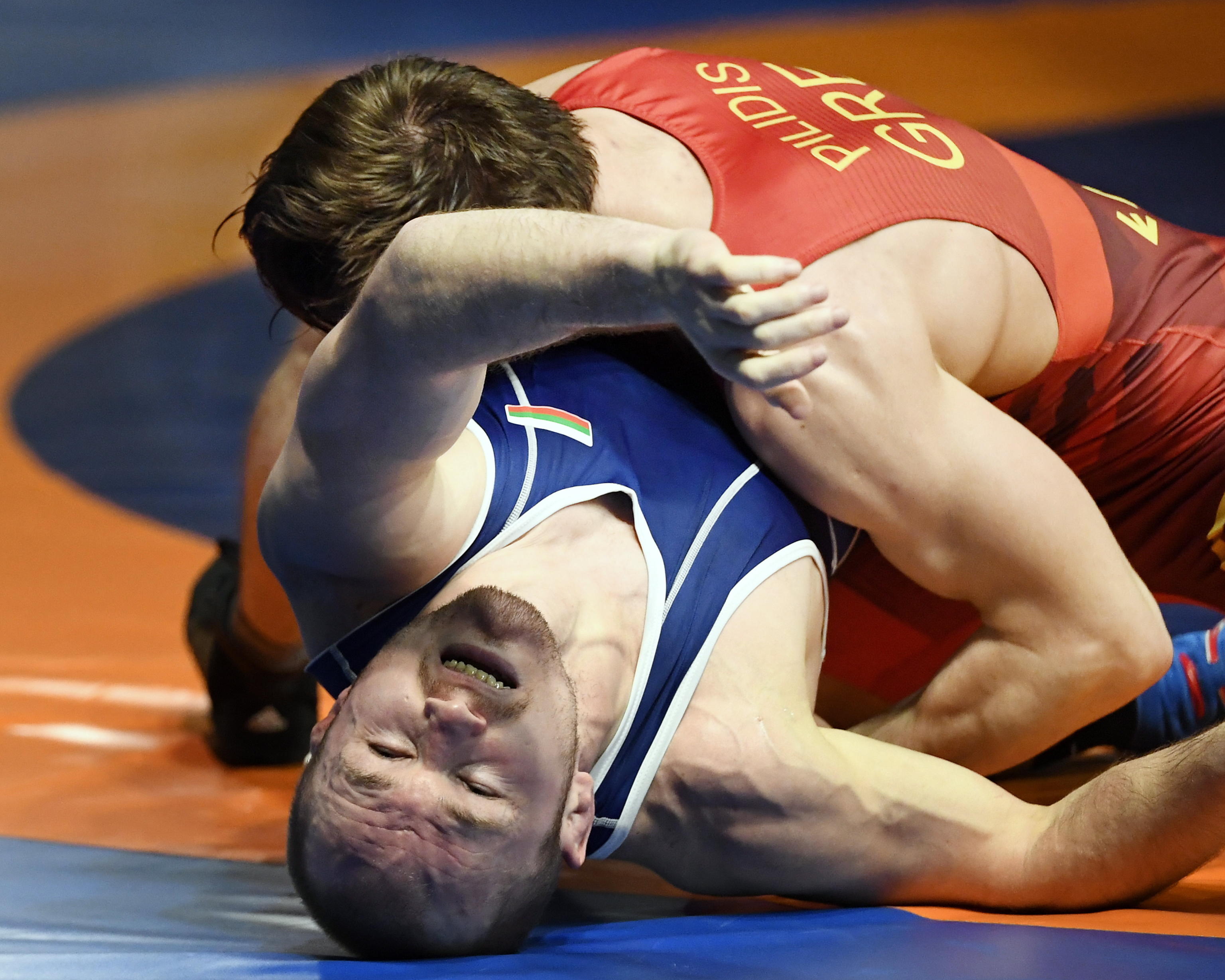 Ieri è andato in scena anche il combattimento per il ripescaggio tra Georgios Pilidis della Grecia (in rosso) e Vladimir Dubov della Bulgaria (in blu) Ieri è andato in scena anche il combattimento per il ripescaggio tra Georgios Pilidis della Grecia (in rosso) e Vladimir Dubov della Bulgaria (in blu)