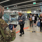 Controlli per il coronavirus all'aeroporto di Fiumicino. In tutto il mondo le misure di prevenzione per evitare il contagio si fanno ogni giorno più stringenti. In questa foto, un militare verifica la temperatura corporea dei passeggeri appena sbarcati