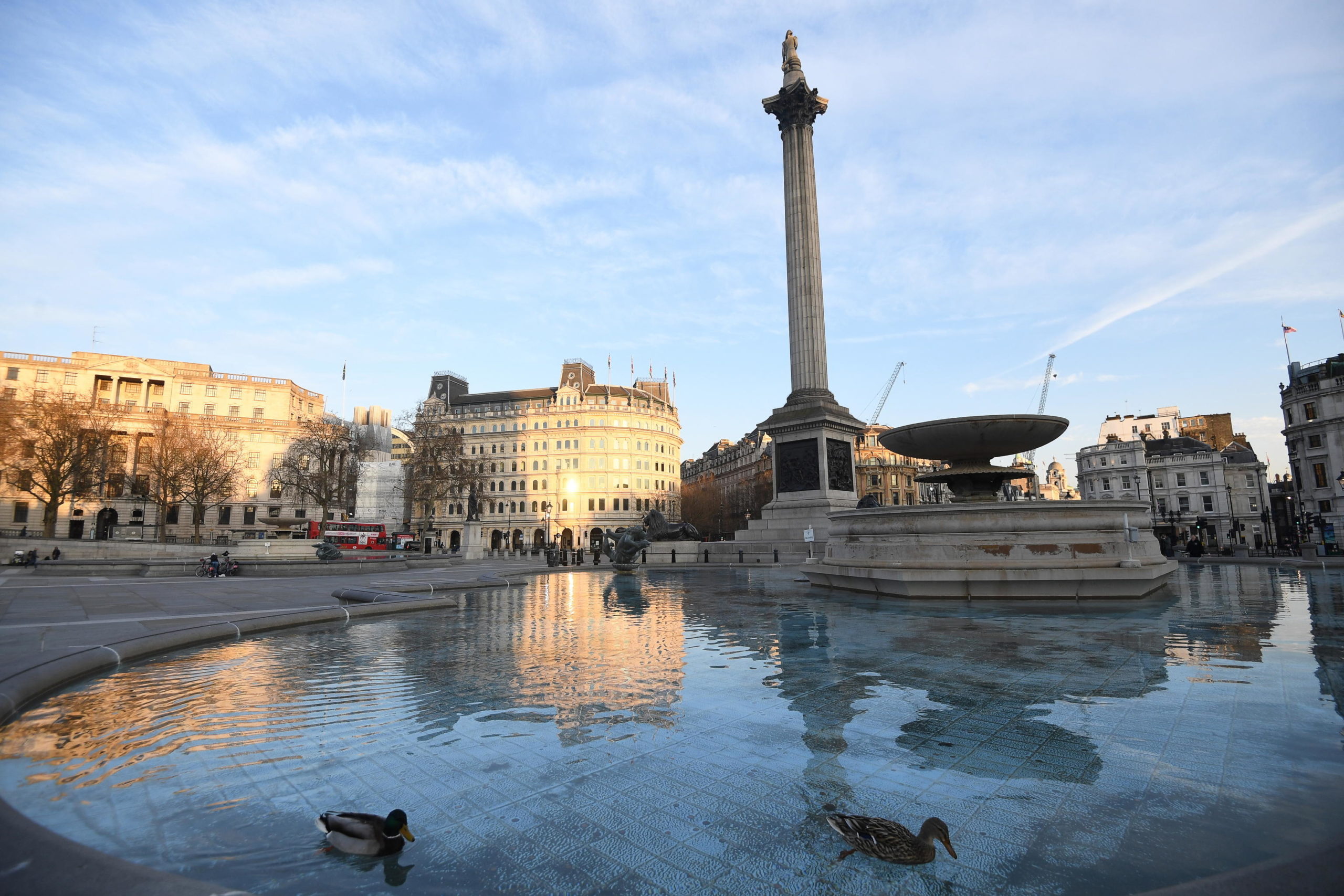 Trafalgar Square, storica piazza londinese, completamente deserta