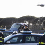 Un drone in volo monitora dall'alto la Capitale