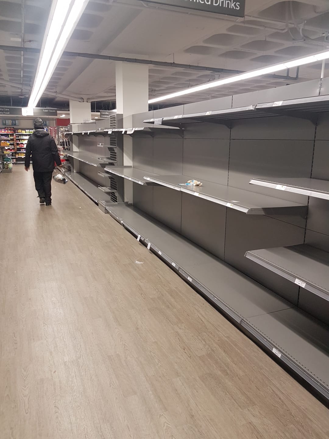 Un'altra immagine di una intera corsia vuota. Fonte: Mariaelena Agostini