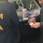 Le strutture erano gestite da due donne di 53 e 67 anni, con precedenti per fatti analoghi, insieme alla figlia di una delle due, di 43 anni, tutte denunciate all'autorità giudiziaria per maltrattamenti e violazioni alla normativa sanitaria.