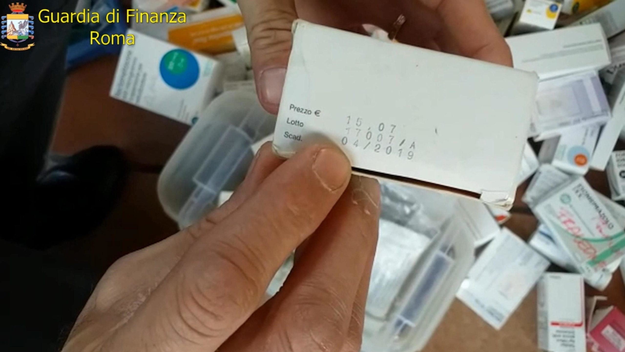 Le Fiamme Gialle della Compagnia di Frascati, prima di accedere nei due ospizi, hanno dovuto monitorare a lungo i due luoghi, protetti da alte recinzioni che impedivano la vista dall'esterno.