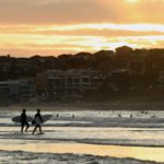 Il tramonto a Bondi Beach, dopo una giornata tra le onde