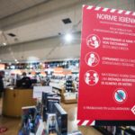 Il regolamento da rispettare all'ingresso della libreria