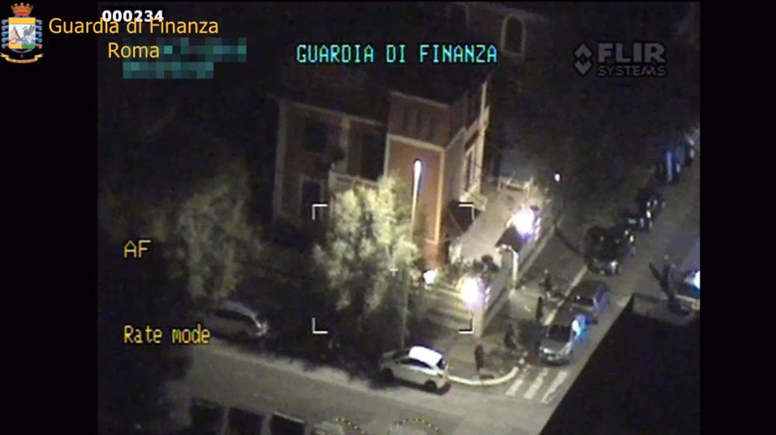 Un'immagine dell'operazione di confisca dei beni del clan Spada a Ostia