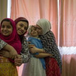 La gioia per i festeggiamenti dell'Eid al Fitr tra le giovani donne di Katmandu La gioia per i festeggiamenti dell'Eid al Fitr tra le giovani donne di Katmandu