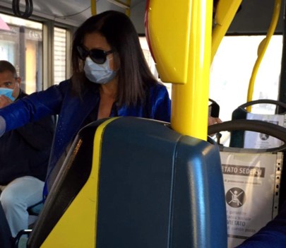 Nella Capitale stamattina si muove in autobus anche la ministra dei Trasporti De Micheli: direzione stazione Termini, per controllare la situazione Nella Capitale stamattina si muove in autobus anche la ministra dei Trasporti De Micheli: direzione stazione Termini, per controllare la situazione