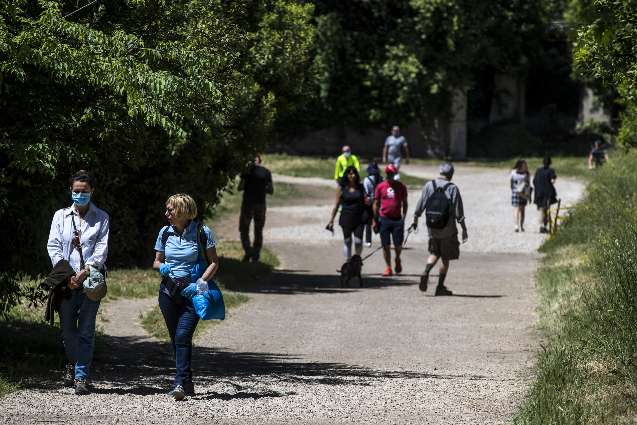 Un giro al parco a Roma: si tenta di tornare alla normalità