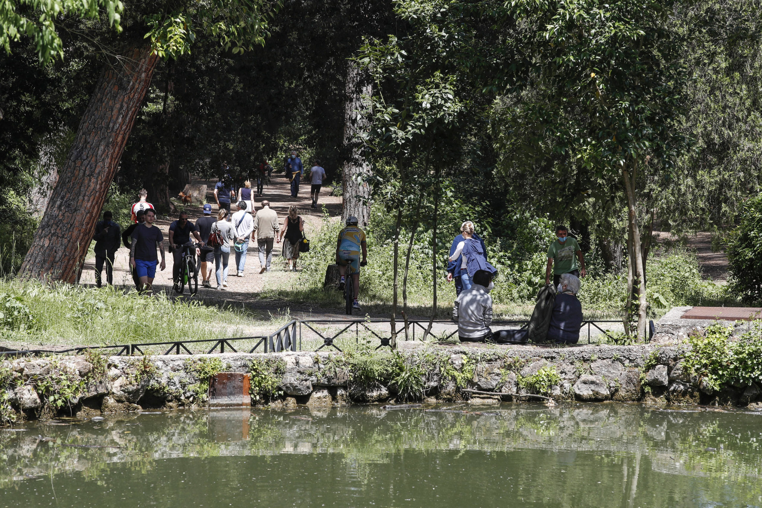 Si torna a camminare all'aperto durante delle belle giornate di sole