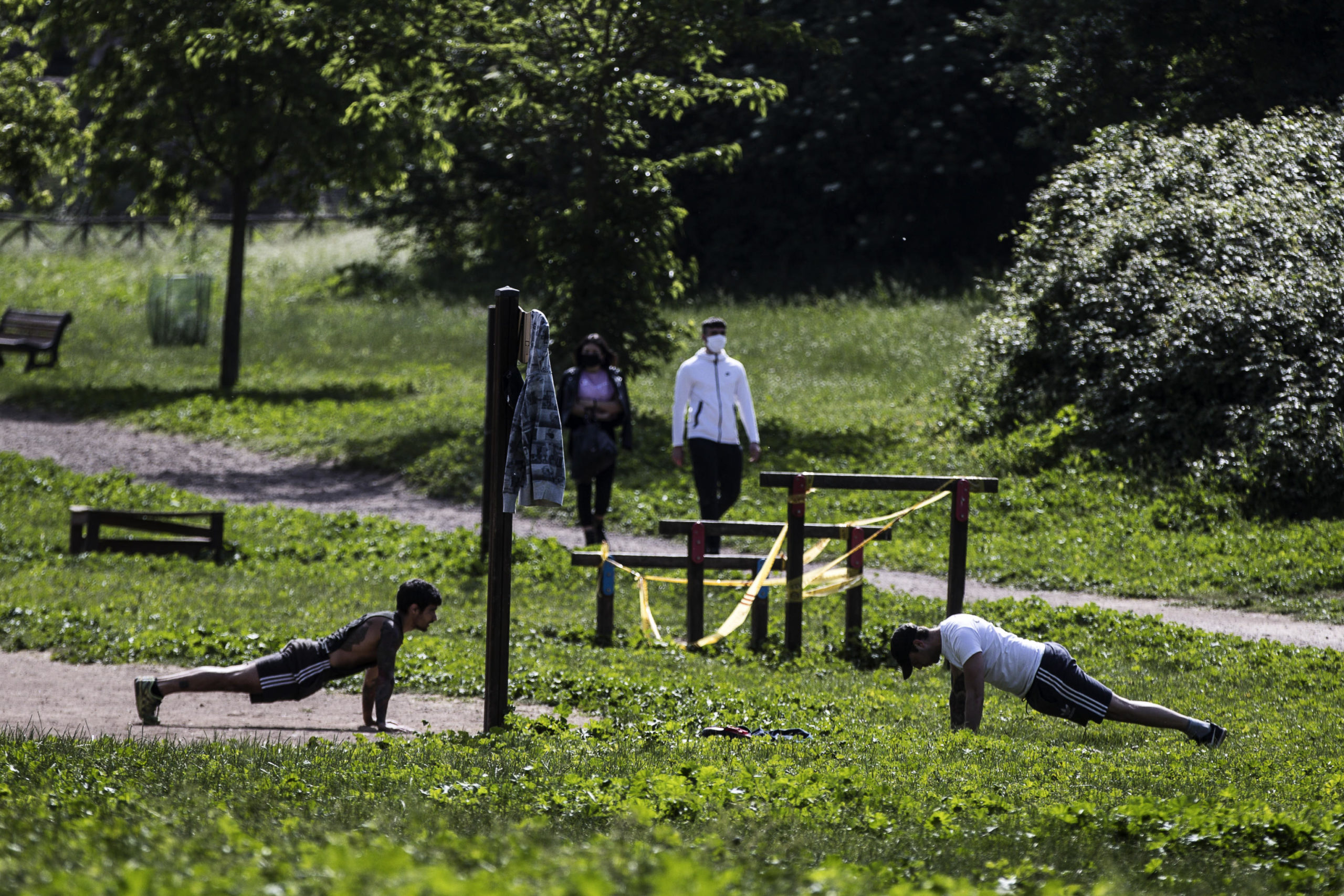 A Roma si torna a fare sport all'aperto... ma sempre in sicurezza