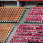 I match si svolgeranno a porte chiuse ed è per questo che al posto dei tifosi la Lega di baseball corana ha previsto di collocare delle stampe colorate di uomini e donne sulle tribune