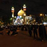 Centinaia di musulmani iraniani si sono riuniti per pregare in occasione della festa di Laylat al-Qadr