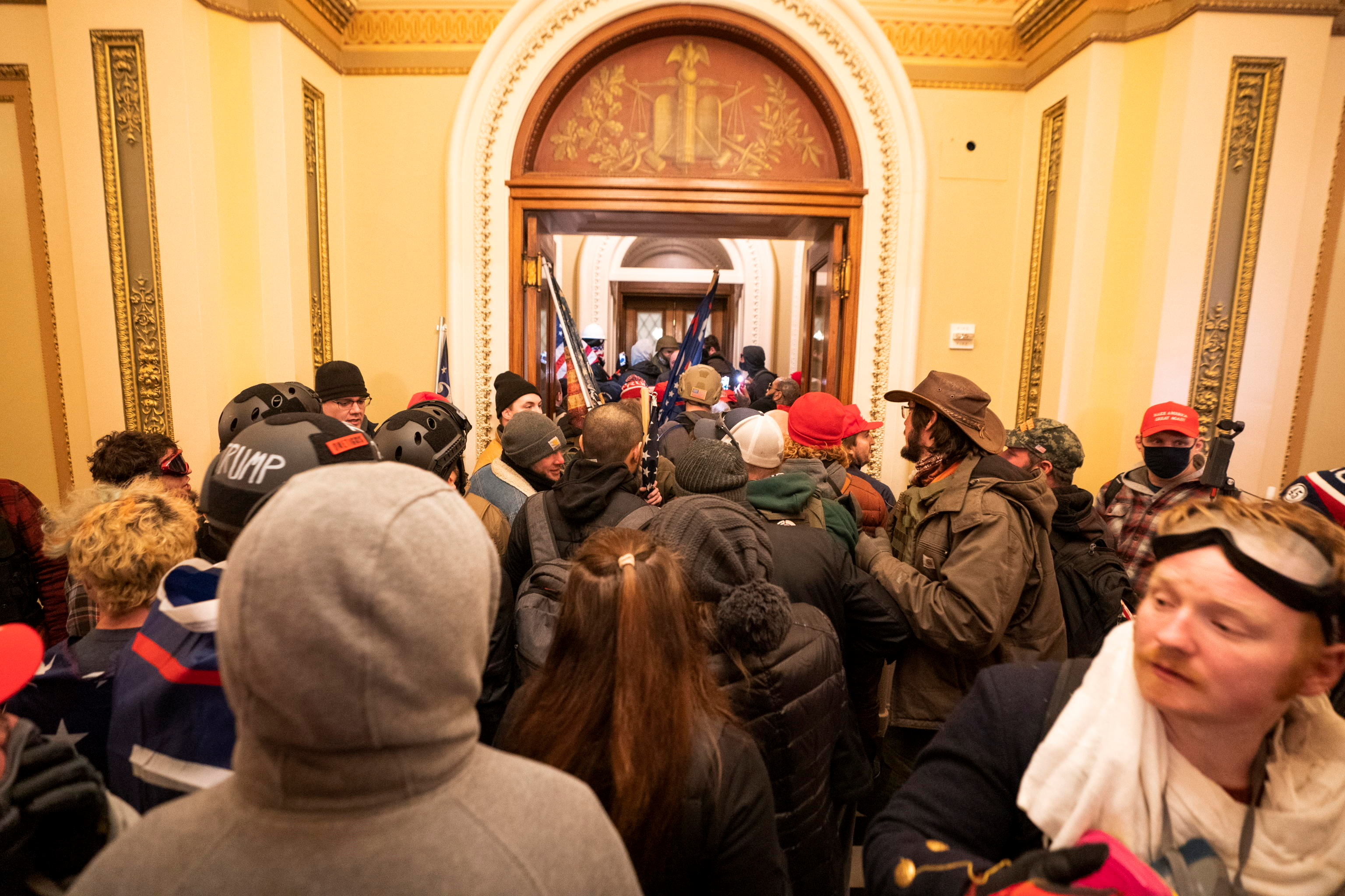 I corridoi del Congresso invasi dai manifestanti