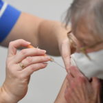 In Inghilterra prosegue a marce forzate la vaccinazione degli ultra ottantenni