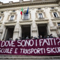 Sit-in genitori-studenti