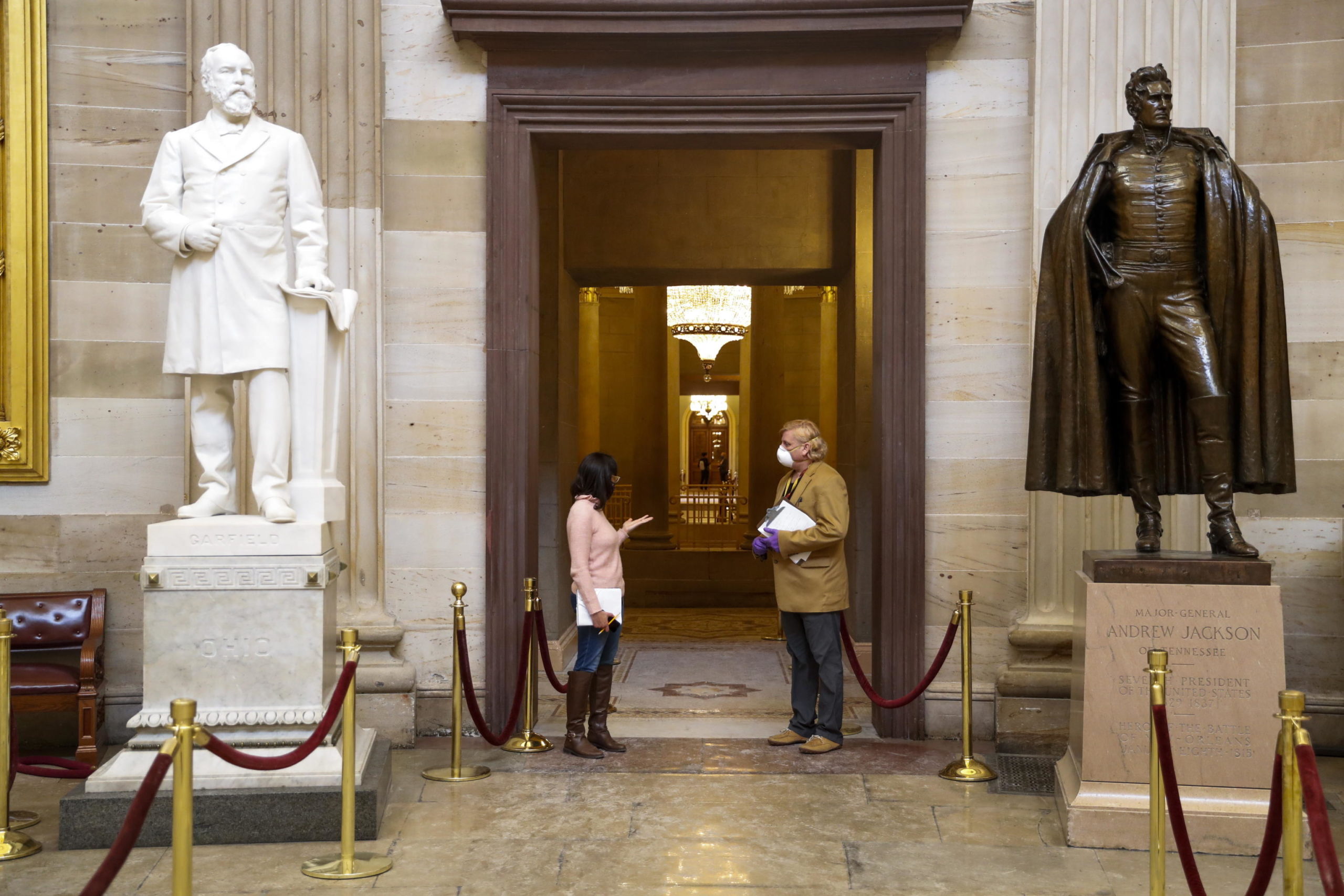 Valutazione dei danni dopo l'attacco al Congresso