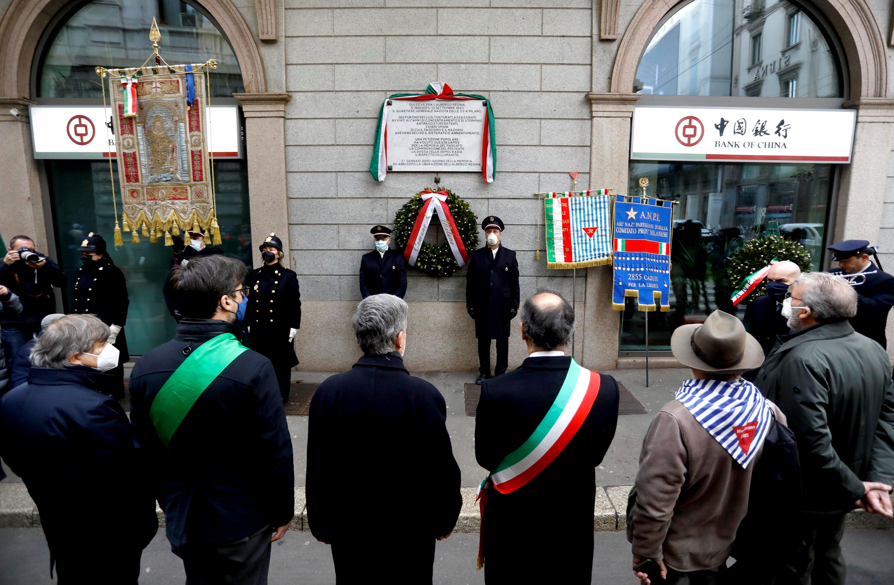 La cerimonia all'ex Hotel Regina di Milano La cerimonia all'ex Hotel Regina di Milano