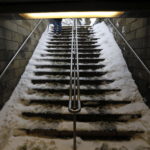 Le scale della metropolitana sono ghiacciate