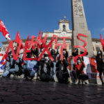 Protesta davanti al Parlamento a Roma contro la dad
