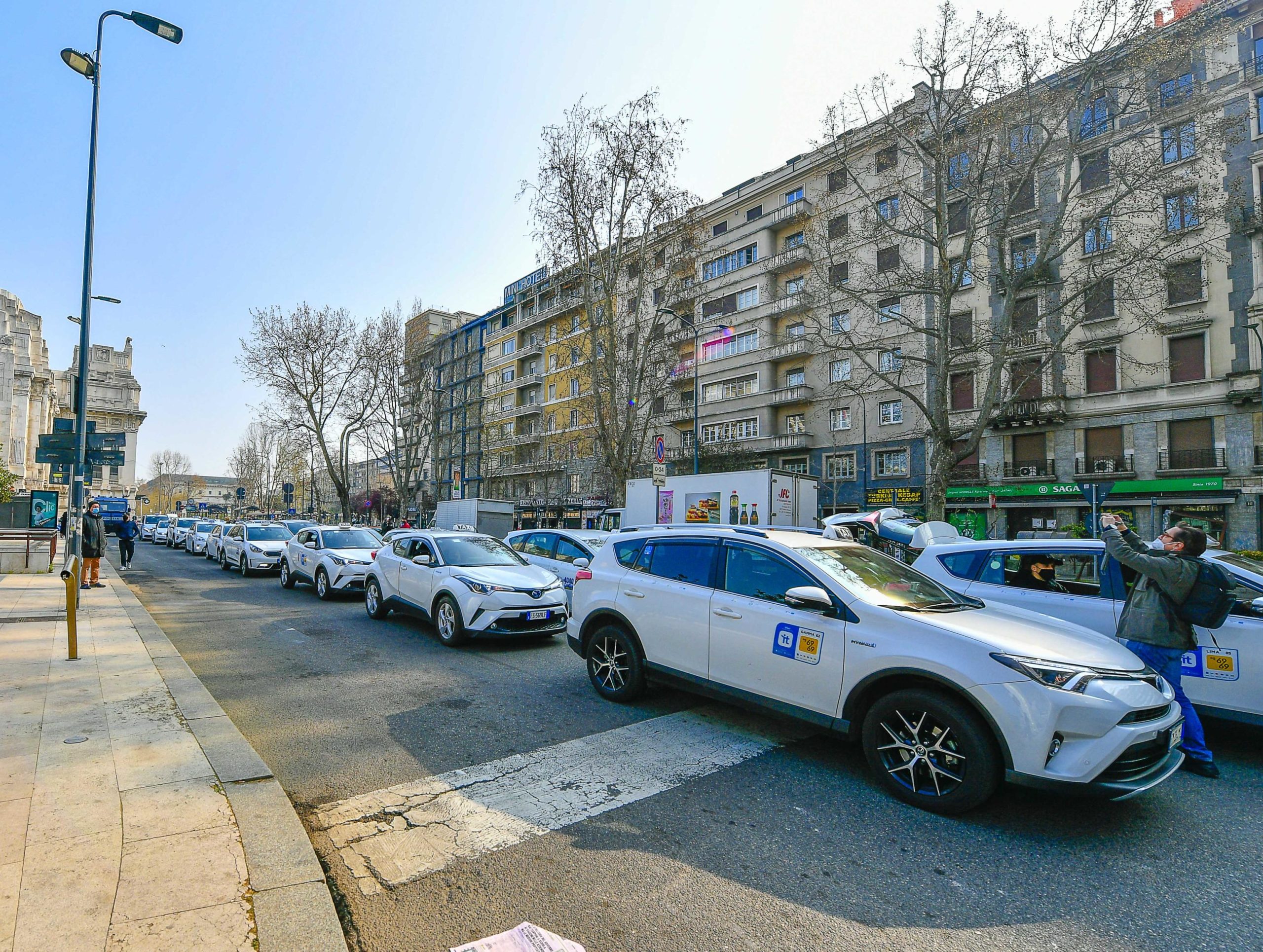 Code di taxi a Milano Code di taxi a Milano