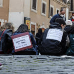 Manifesti contro la didattica a distanza a Roma