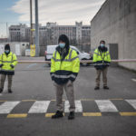 Corrieri Amazon in sciopero davanti all'hub di Via Toffetti a Milano