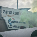 I lavoratori Amazon bloccano i veicoli al centro logistico di Via Toffetti a Milano