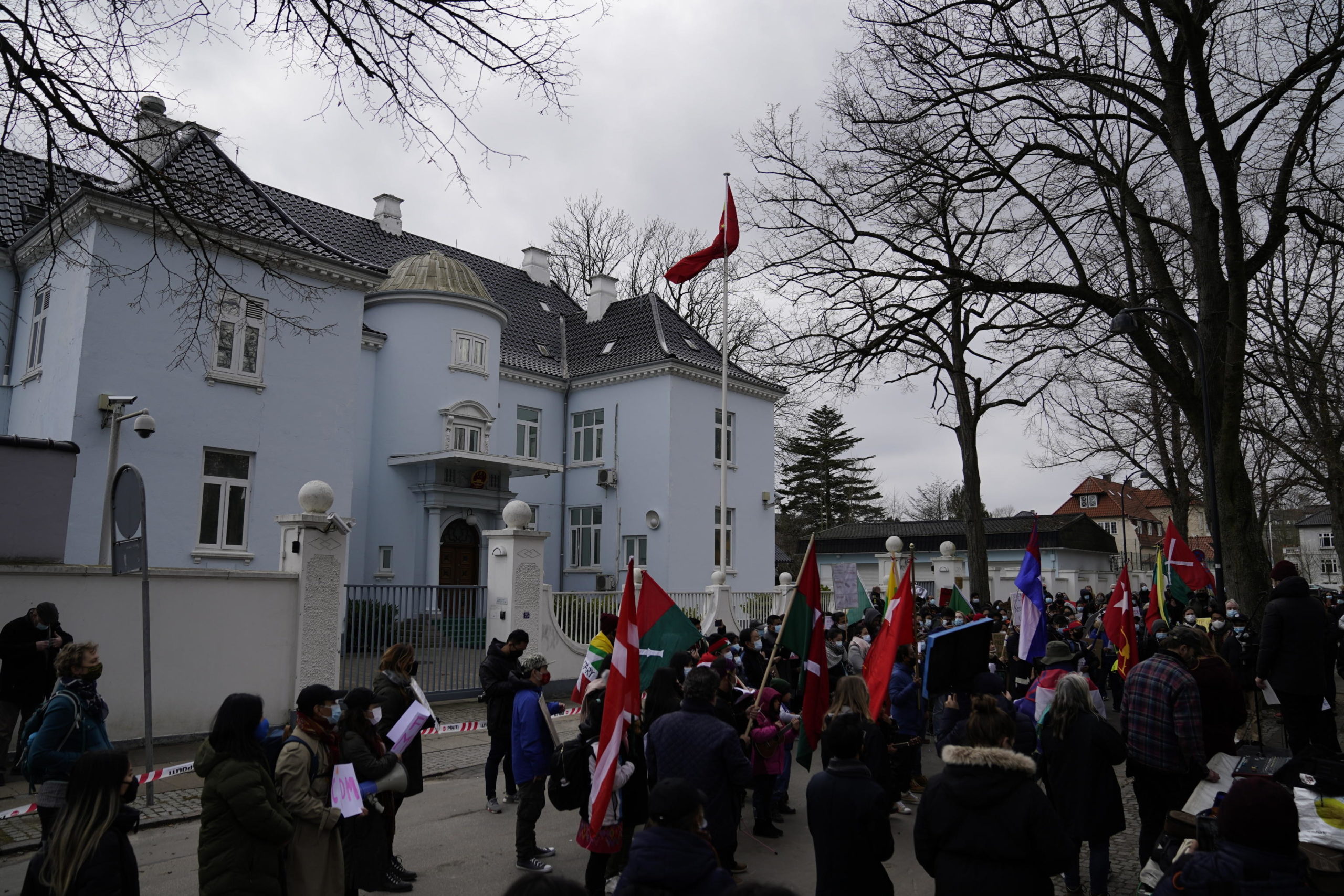 Proteste davanti all'ambasciata cinese di Copenaghen Proteste davanti all'ambasciata cinese di Copenaghen