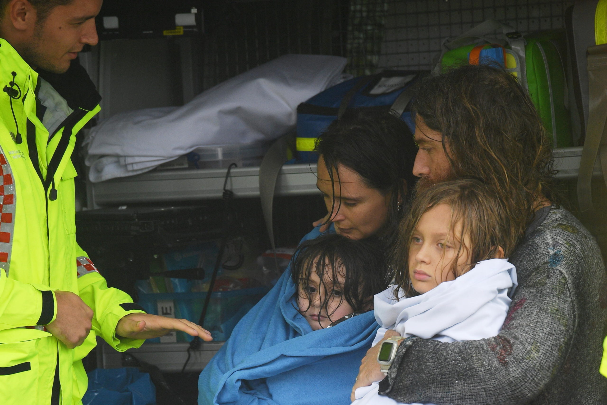 Una famiglia messa in salvo nel nord di Sydney