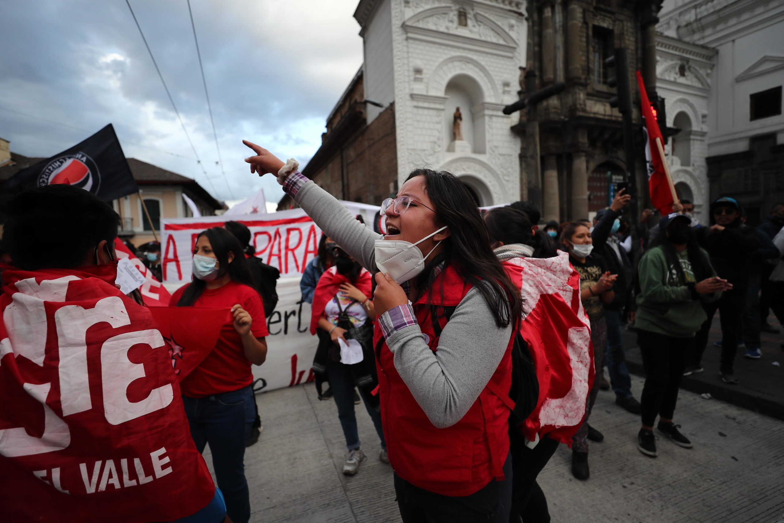 Cori di protesta contro le riforme Cori di protesta contro le riforme
