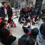 Sit in dei manifestanti in segno di protesta contro le riforme Sit in dei manifestanti in segno di protesta contro le riforme